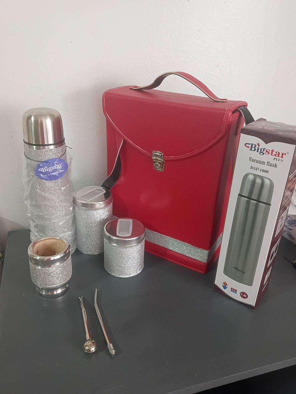 Big Star Mate Gourd Equipment Red Tote Beverage Set with Silver Sparkle Accents